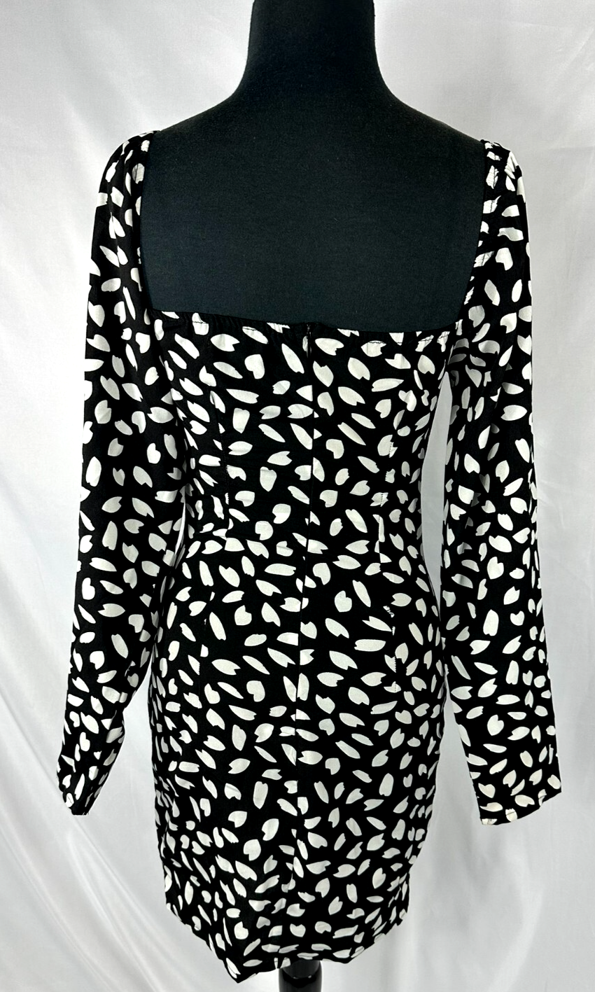 Women's Black & White Pretty Little Thing Sheath Dress- Size 2