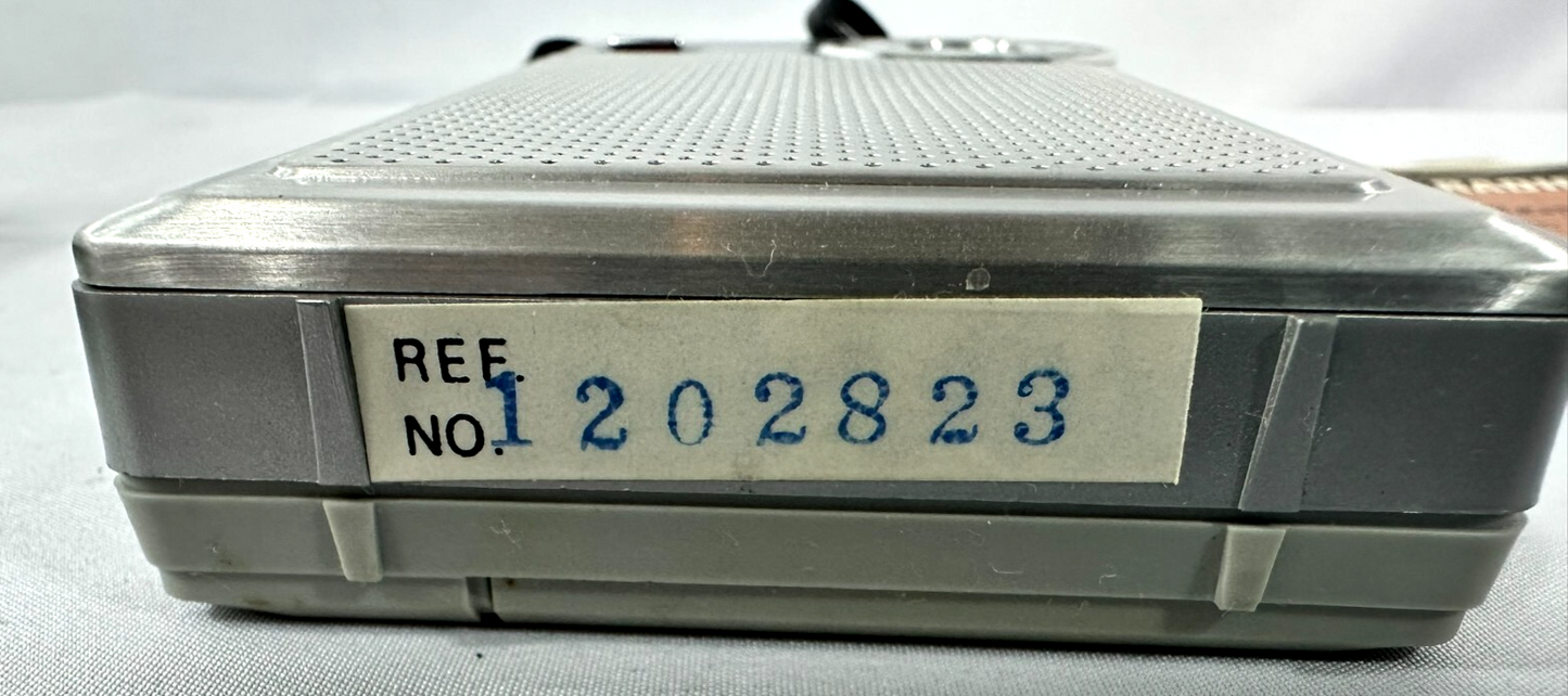 Soundesign Vintage AM/FM Portable Handheld Radio Model# 2145 (Manufactured 1980)
