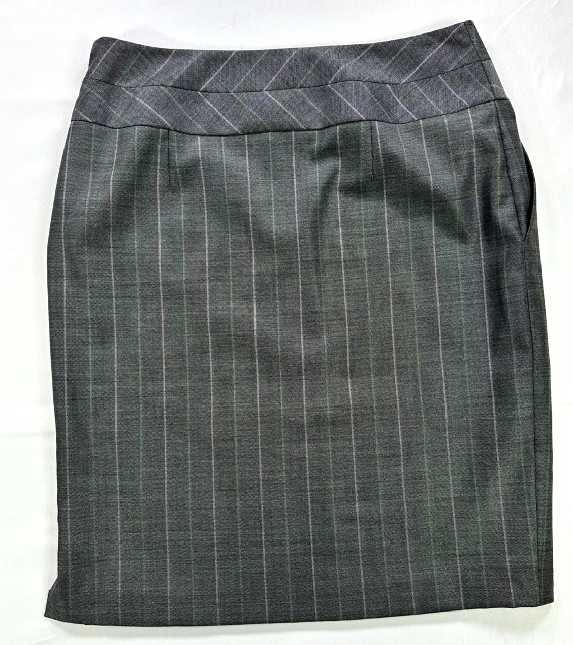 Women's Vintage Escada Gray Pinstripe Lined Pencil Skirt With Pockets- Size 38