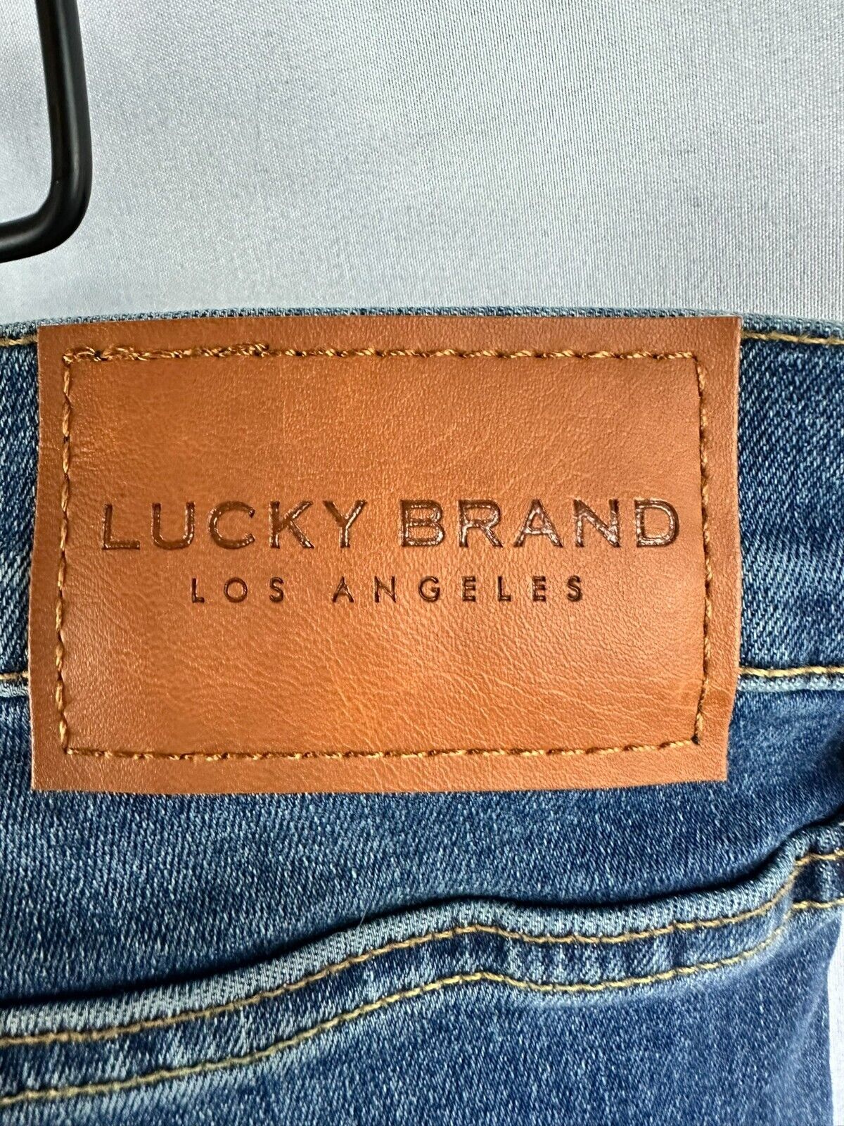 Men's Lucky Brand Los Angeles 410 Athletic/Straight Jeans- Size 38/30