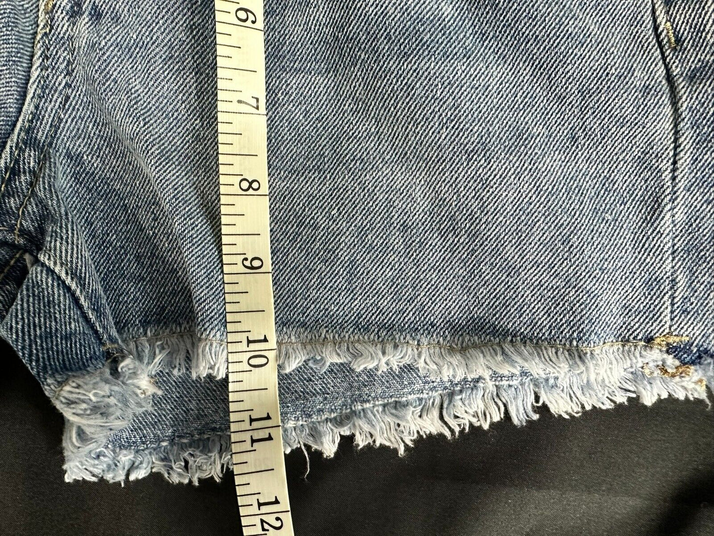 Girls Youth Austin Landing Mid Rise Cutoff Country Buckle Jean Shorts- Size 01/25