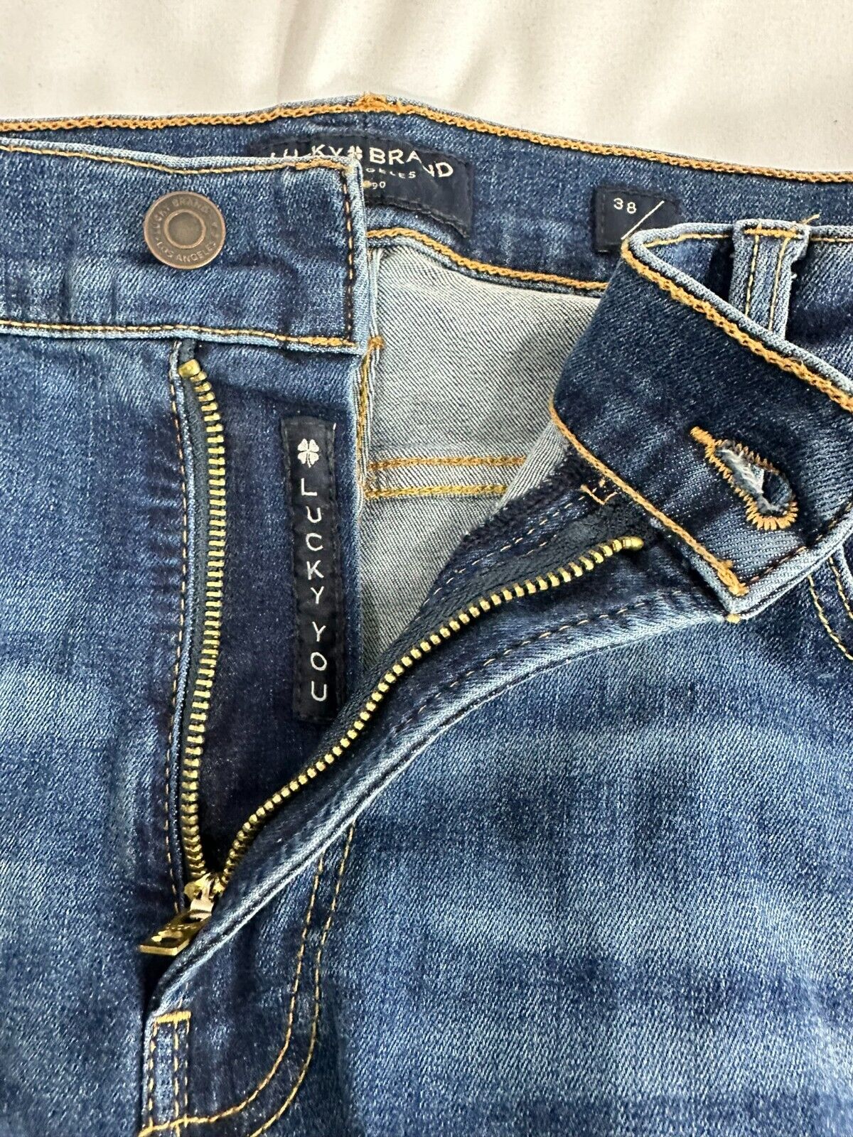 Men's Lucky Brand Los Angeles 410 Athletic/Straight Jeans- Size 38/30