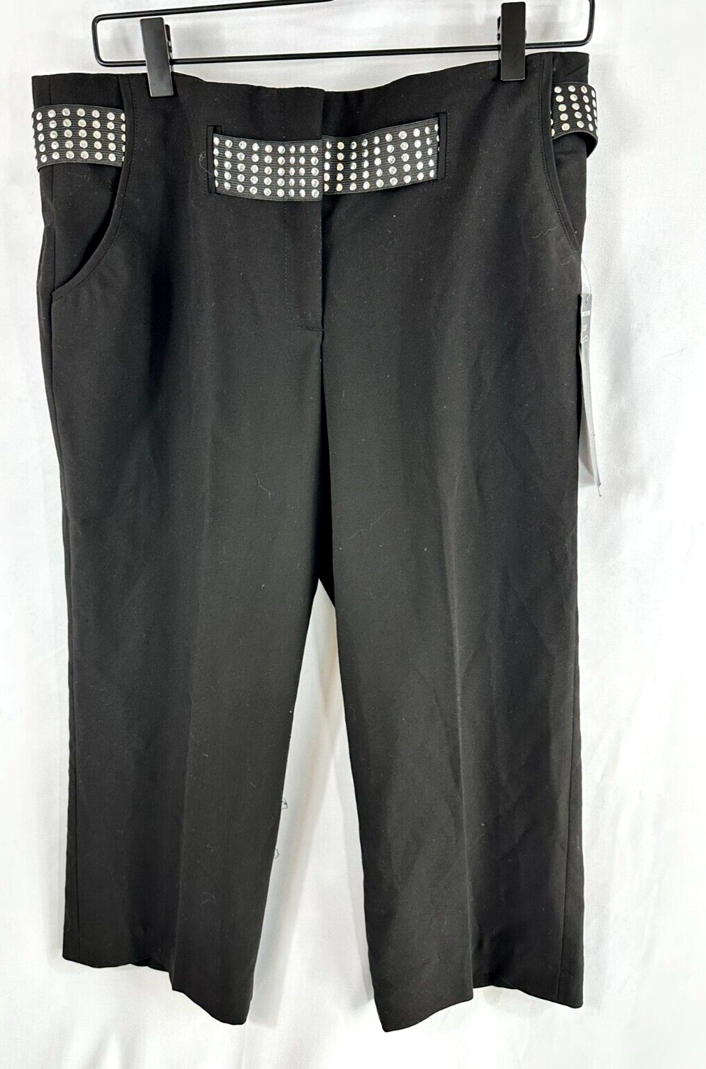 Women's Larry Levine Stretch Black Crop Pants- Size 10