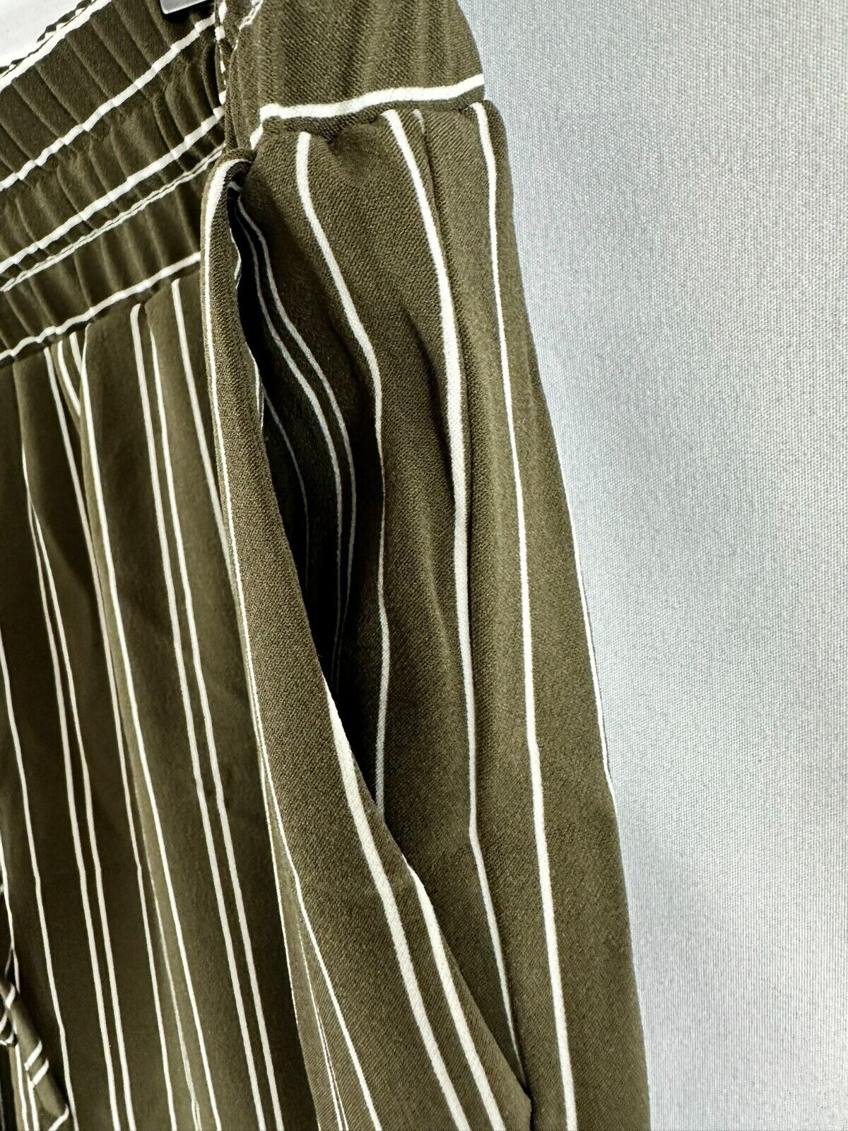 Women's Ann Taylor Dark Green & White Striped Elastic Waist Pants- Size S