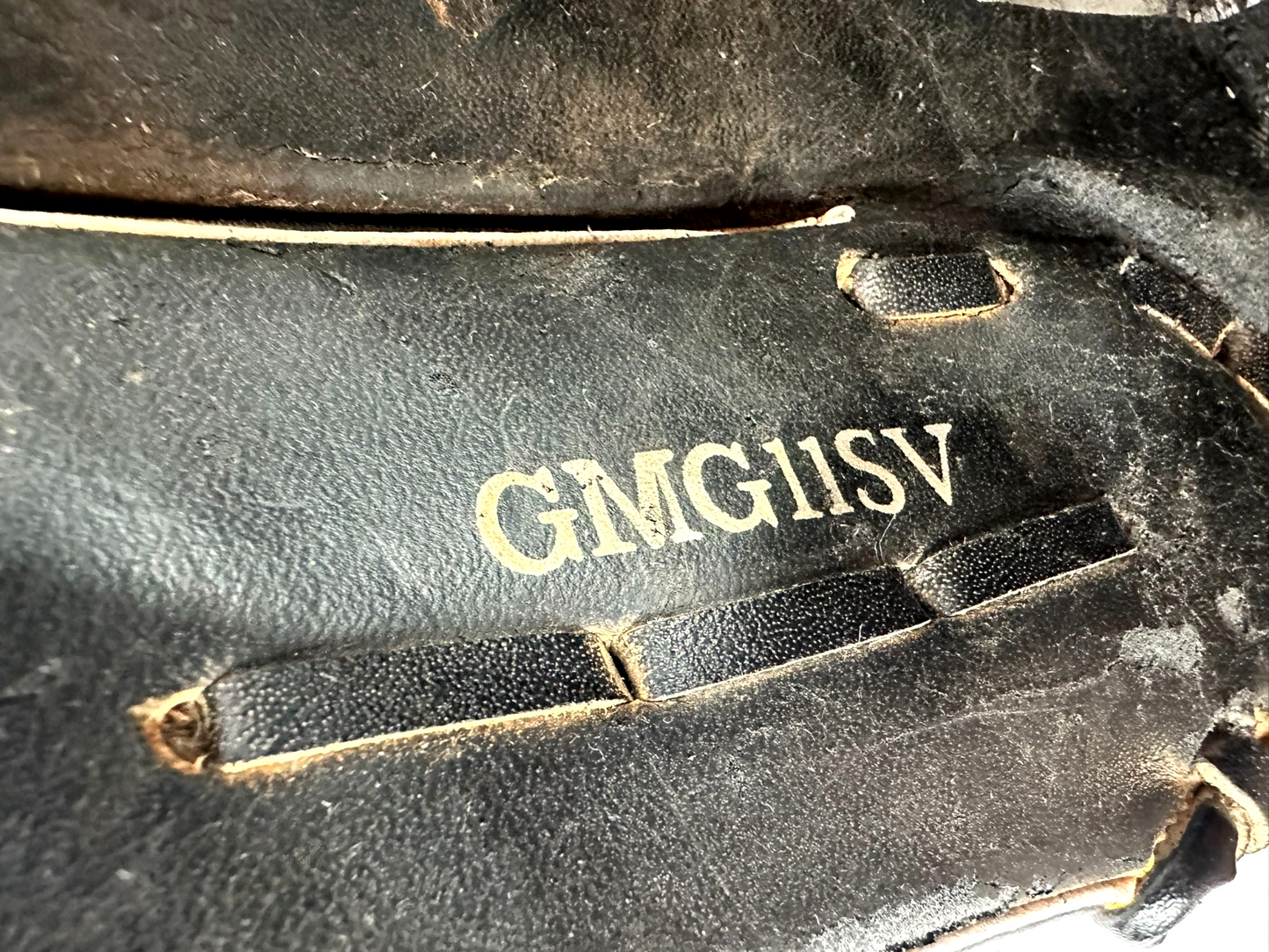 Youth Louisville Slugger Player Series 11" GMG11SV (Lefty) Baseball Glove
