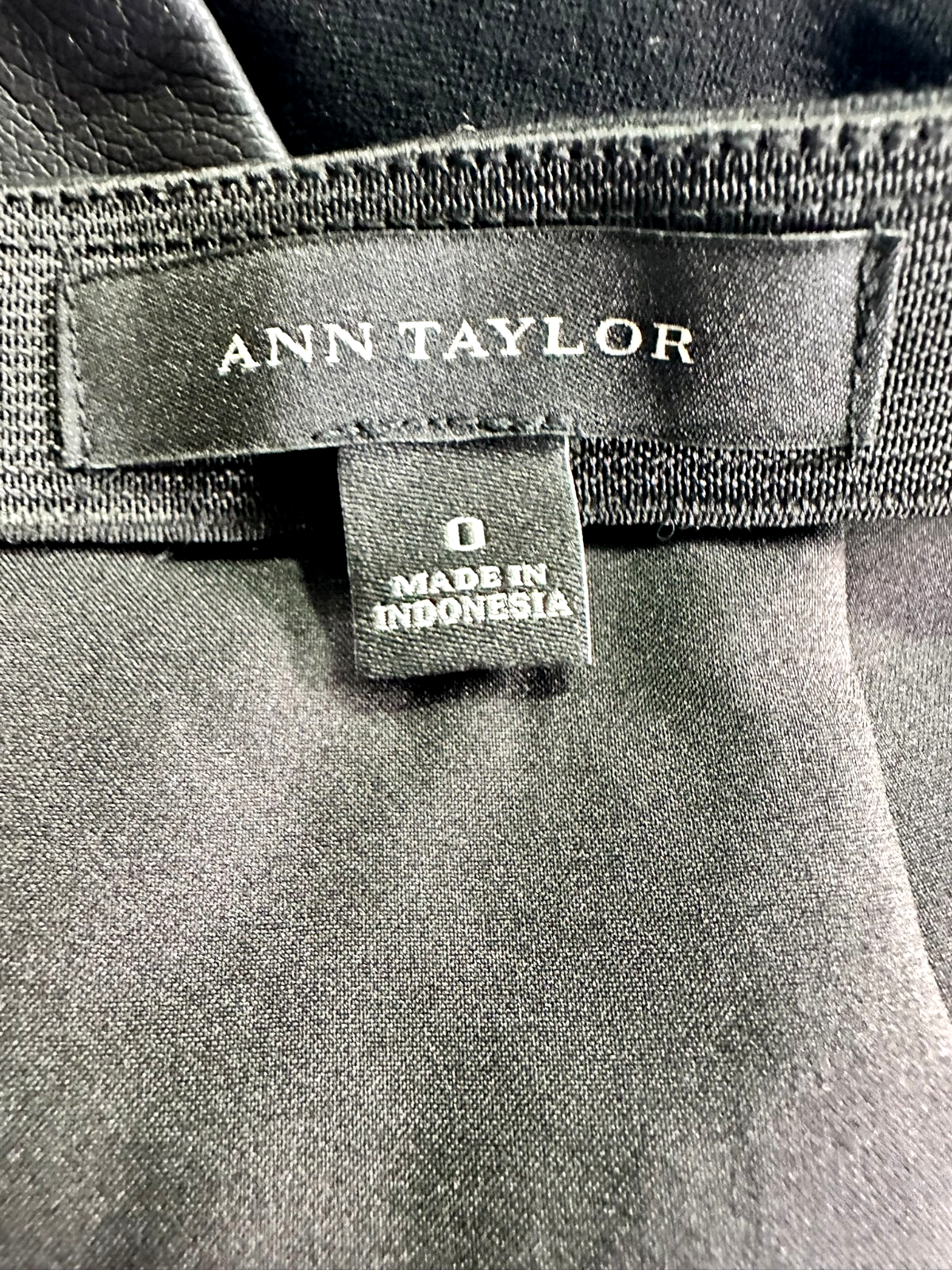 Women's Black & Gray Ann Taylor Tweed/ Faux Leather Stretch Pencil Skirt- Size 0