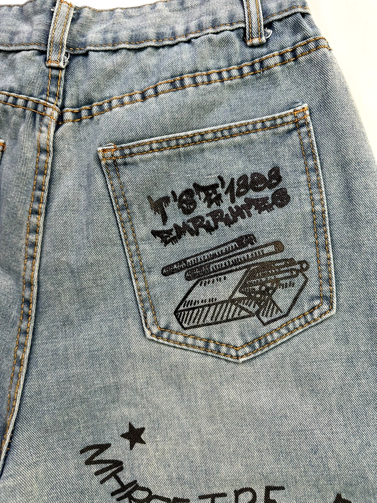 Men's Y2K Style Wide Leg Jorts Loose Fit Jean Shorts- Size 29