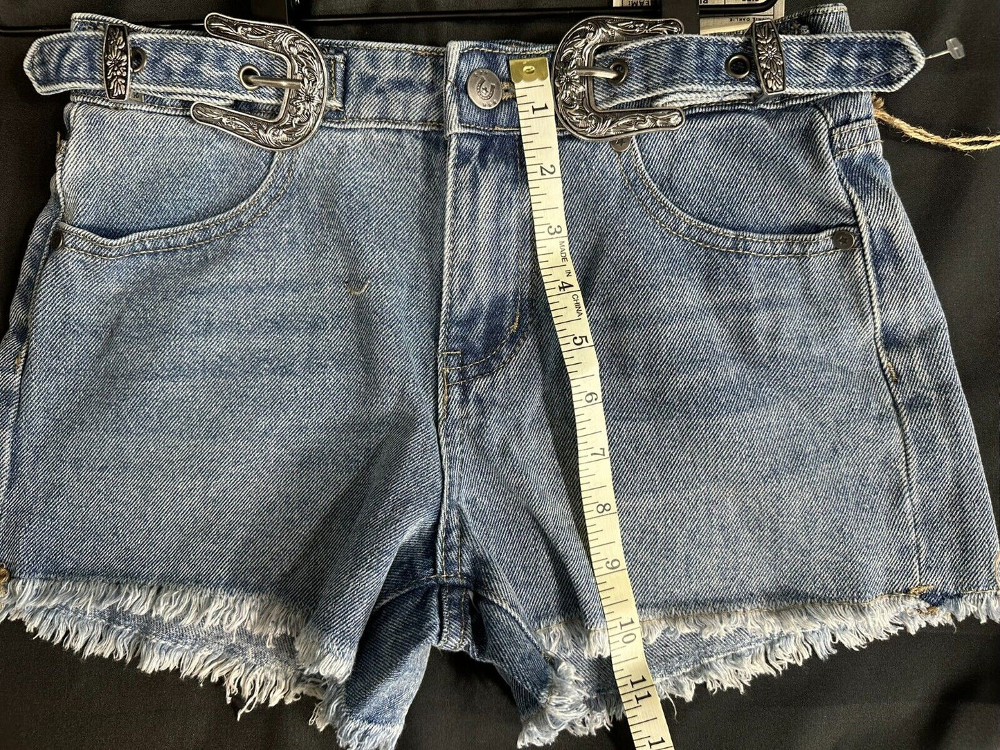 Girls Youth Austin Landing Mid Rise Cutoff Country Buckle Jean Shorts- Size 01/25