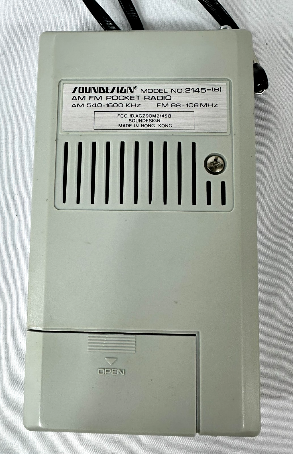 Soundesign Vintage AM/FM Portable Handheld Radio Model# 2145 (Manufactured 1980)