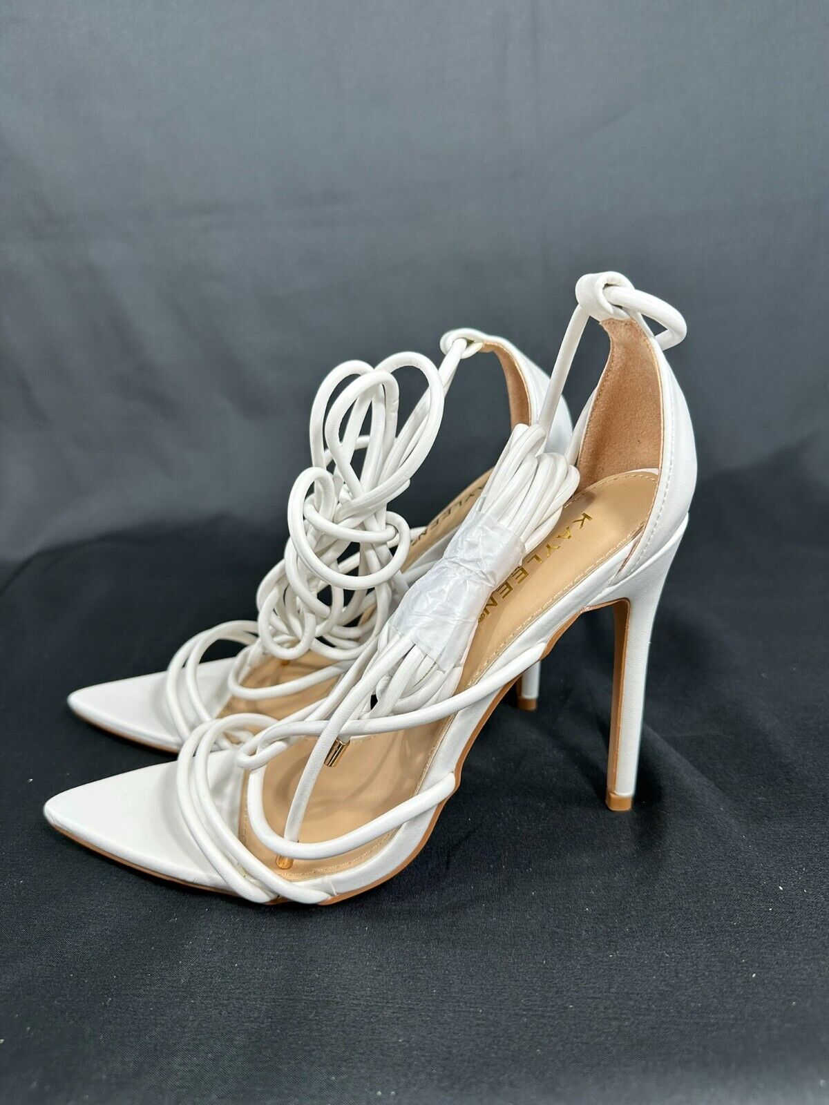 Women s Kayleen by Los Angeles White Wrap 4" High Heel Shoes- Size 10