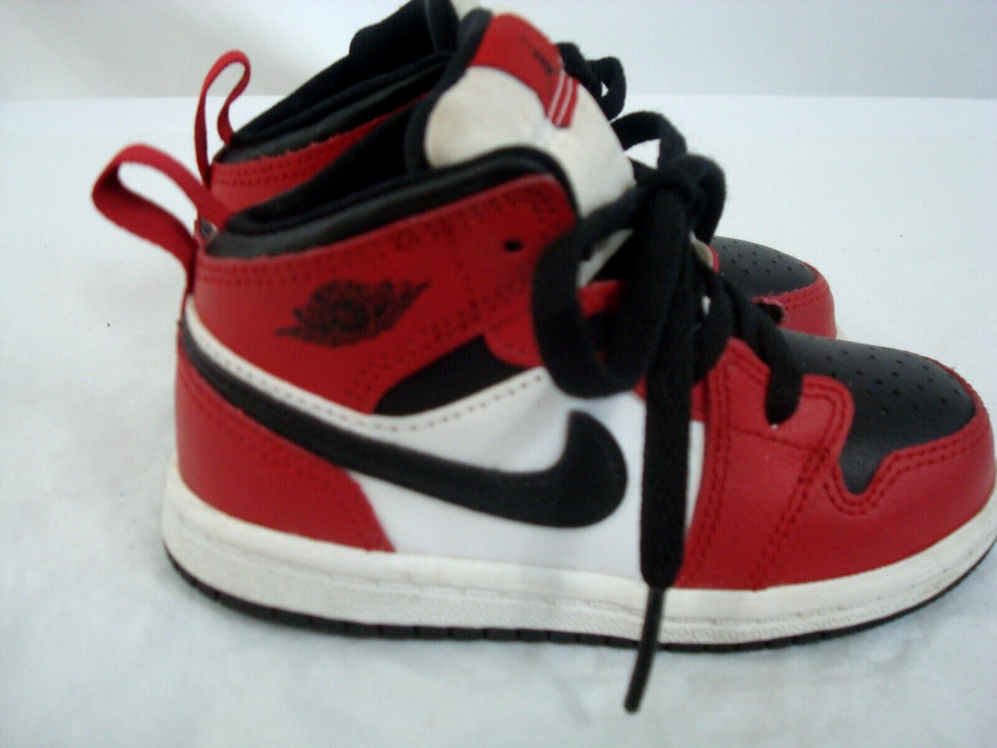 Nike Jordan 1 Mid Chicago Black Toe Size 7C 640735-069 Toddler No Box