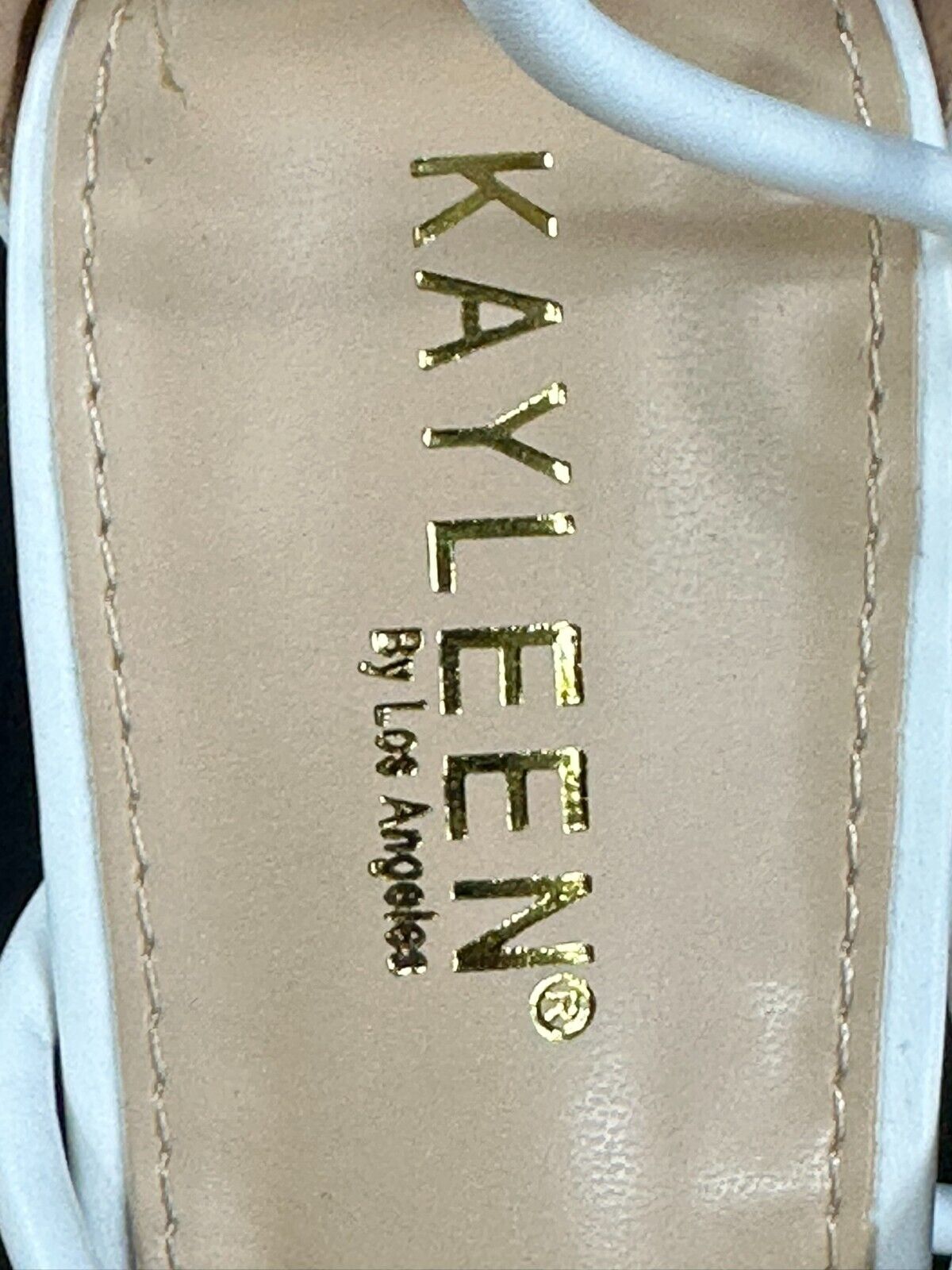 Women s Kayleen by Los Angeles White Wrap 4" High Heel Shoes- Size 10