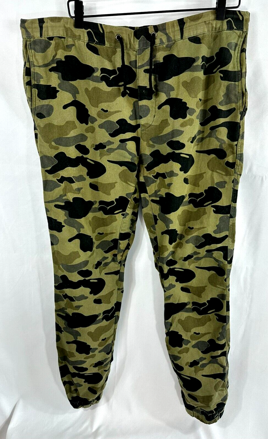 Men's H&M Divided Green Camo Elastic Waist Pants- Size 32