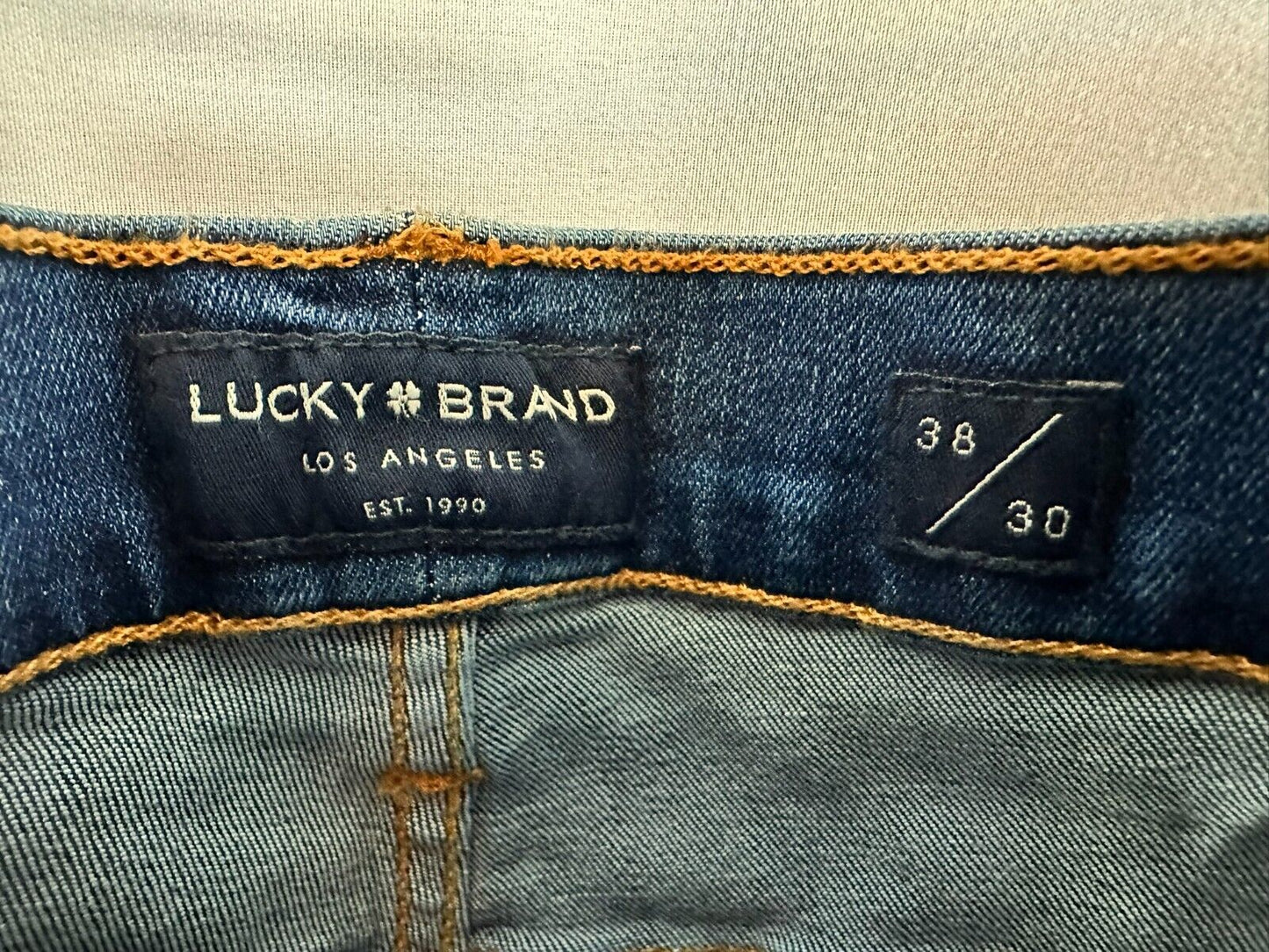 Men's Lucky Brand Los Angeles 410 Athletic/Straight Jeans- Size 38/30