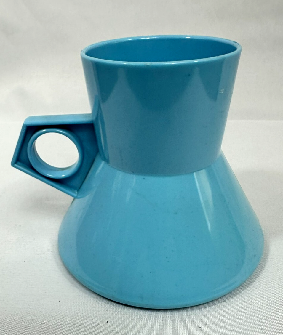 1984 Louisiana World Exposition New Orleans Light Blue Plastic Sitting Cup