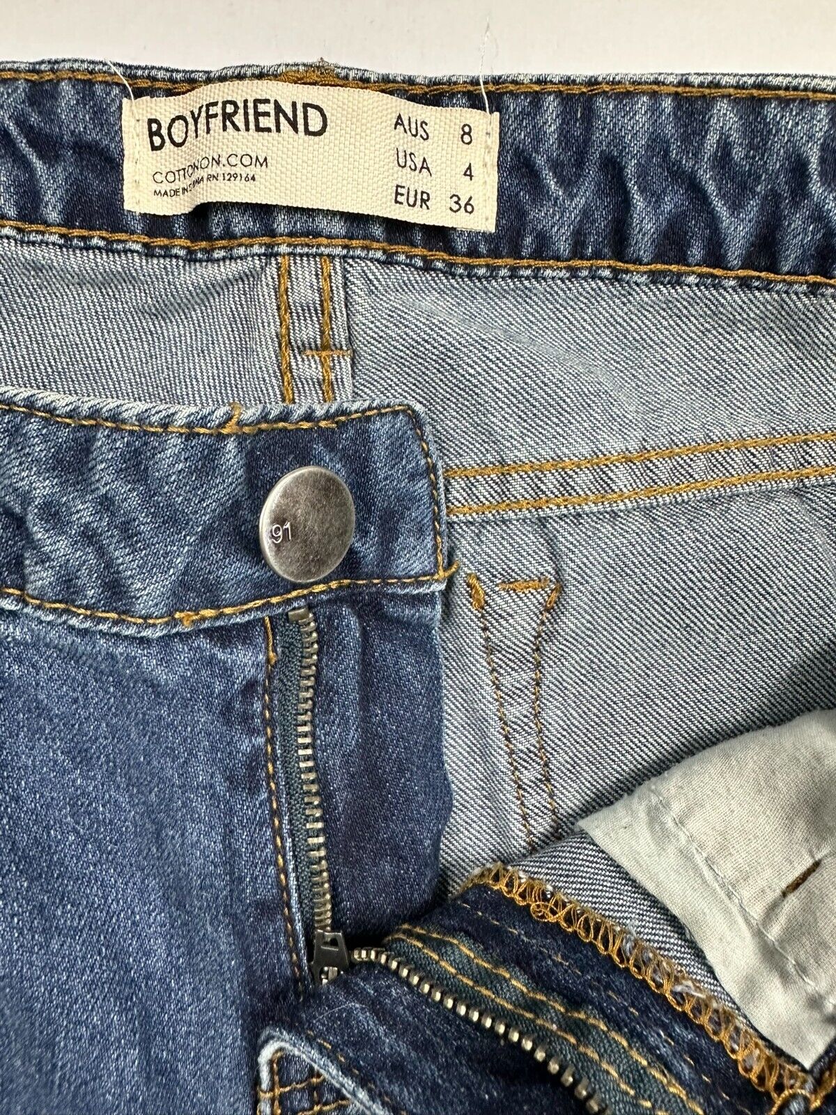 Women's Boyfriend Distressed/Ripped Relaxed Fit Jeans- Size 4