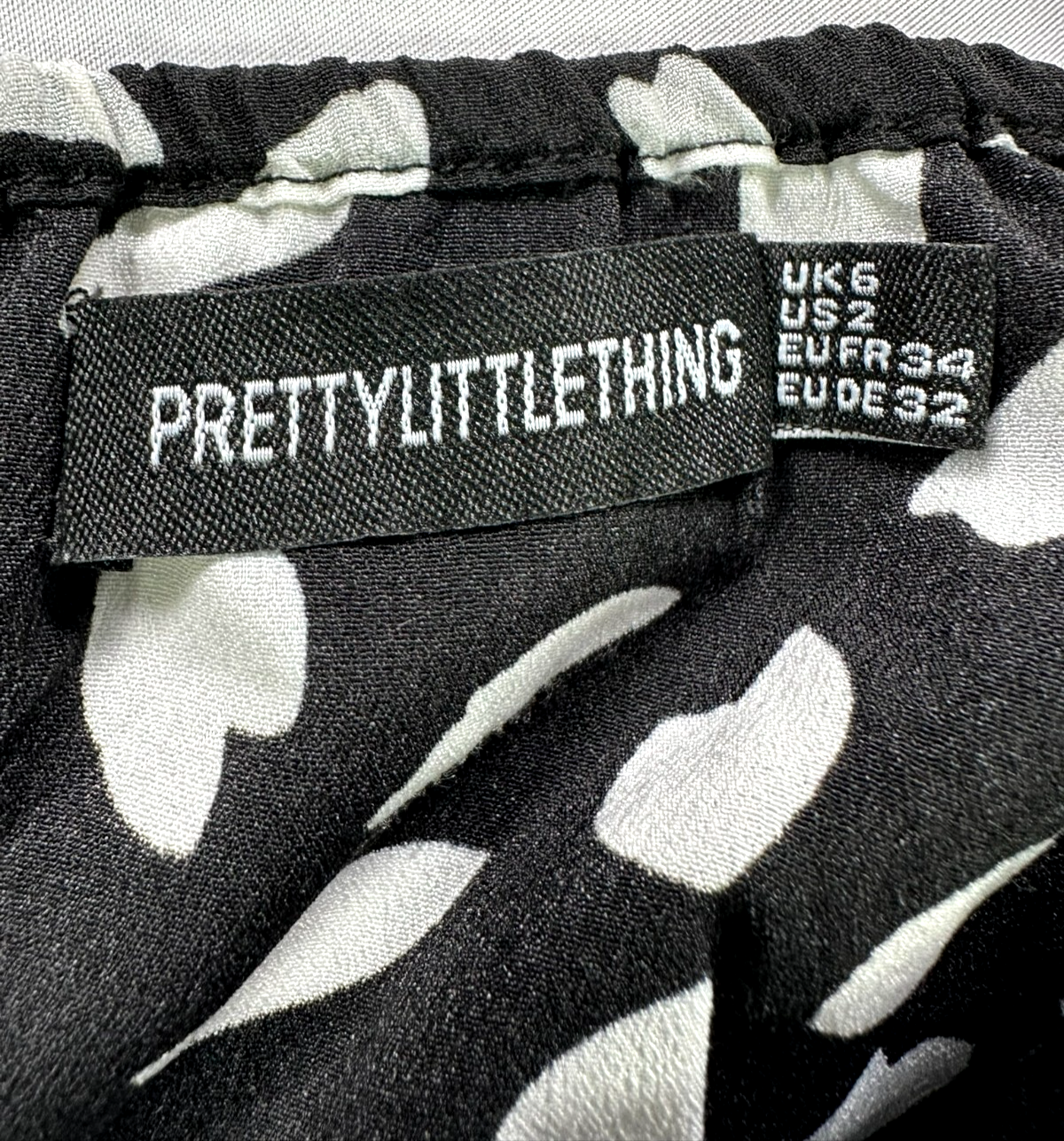 Women's Black & White Pretty Little Thing Sheath Dress- Size 2