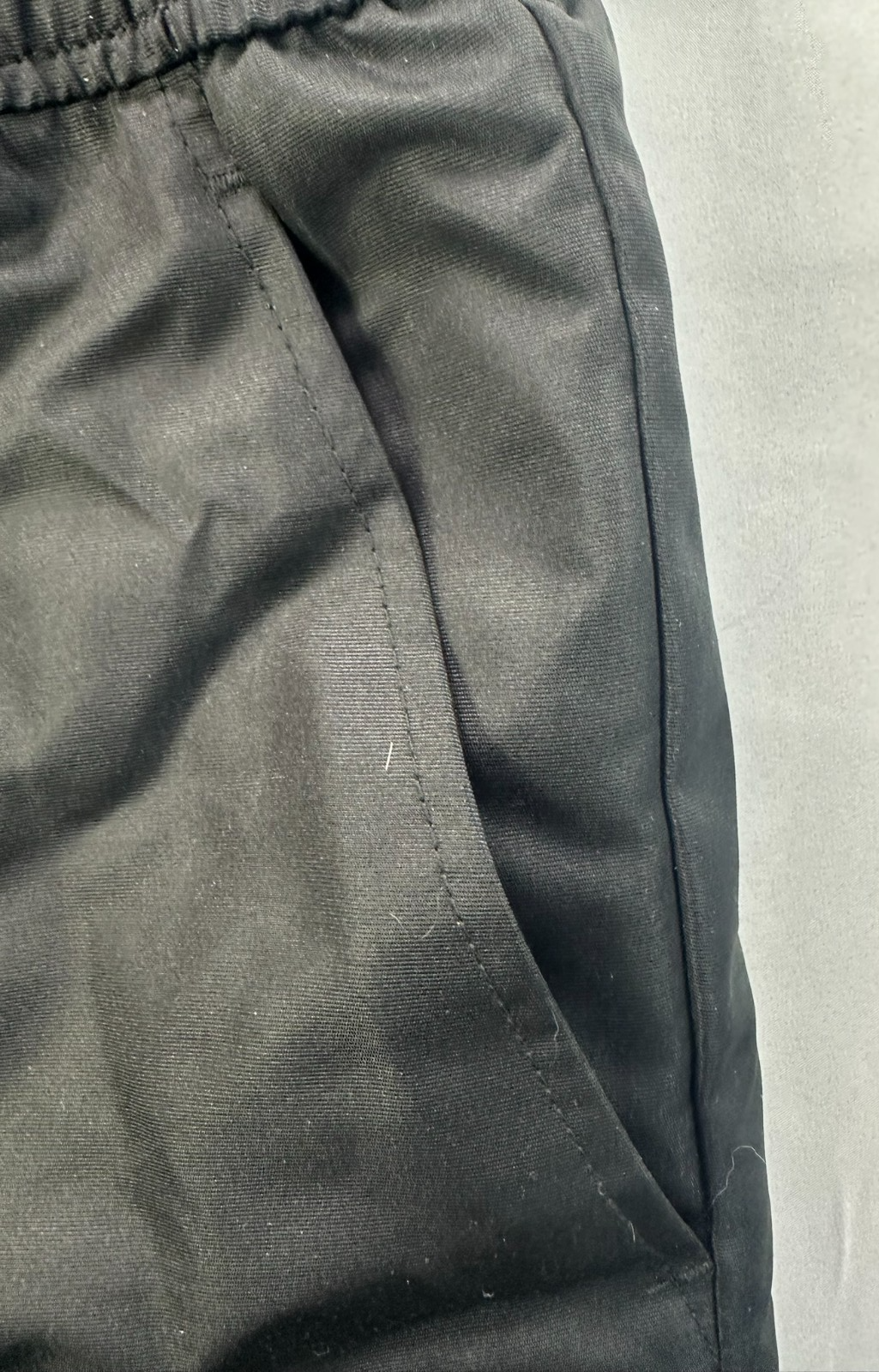 Youth Black SwissTech Ski/ Snow Bib Pants Suspenders W/ Pockets- Size M (9)