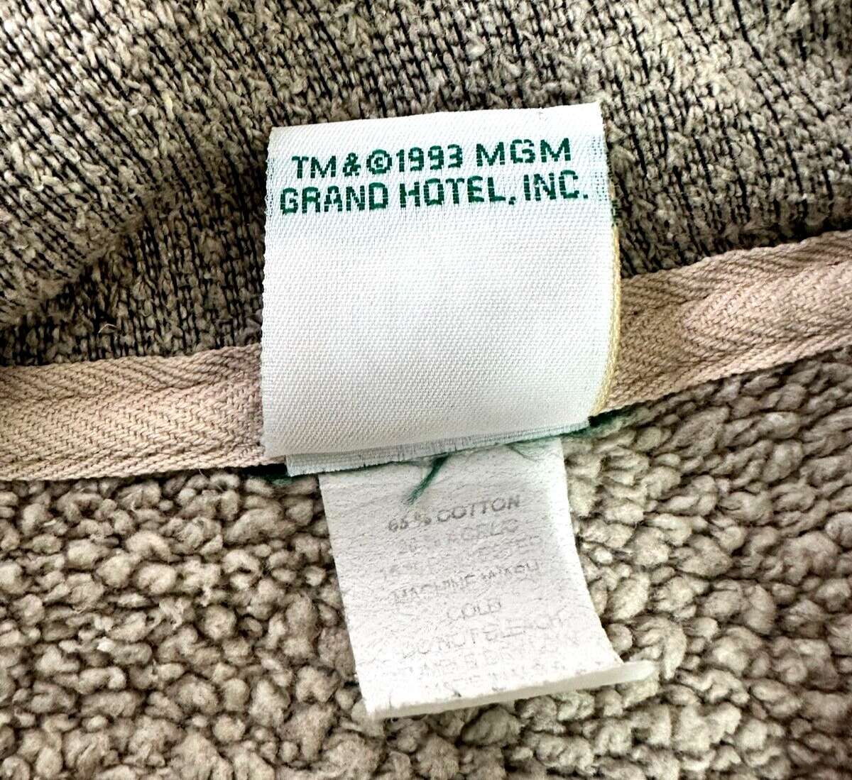 Men's Vintage 1993 MGM Grand Beige 1/4 Zip Pullover- Size 2XL