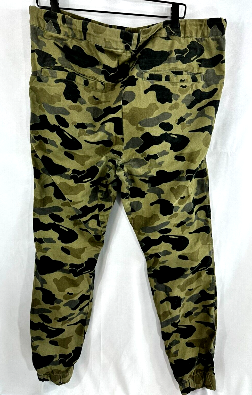 Men's H&M Divided Green Camo Elastic Waist Pants- Size 32
