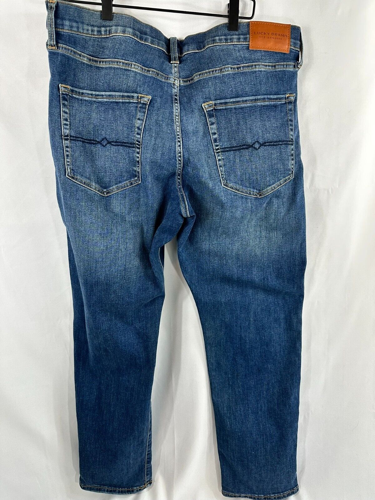 Men's Lucky Brand Los Angeles 410 Athletic/Straight Jeans- Size 38/30